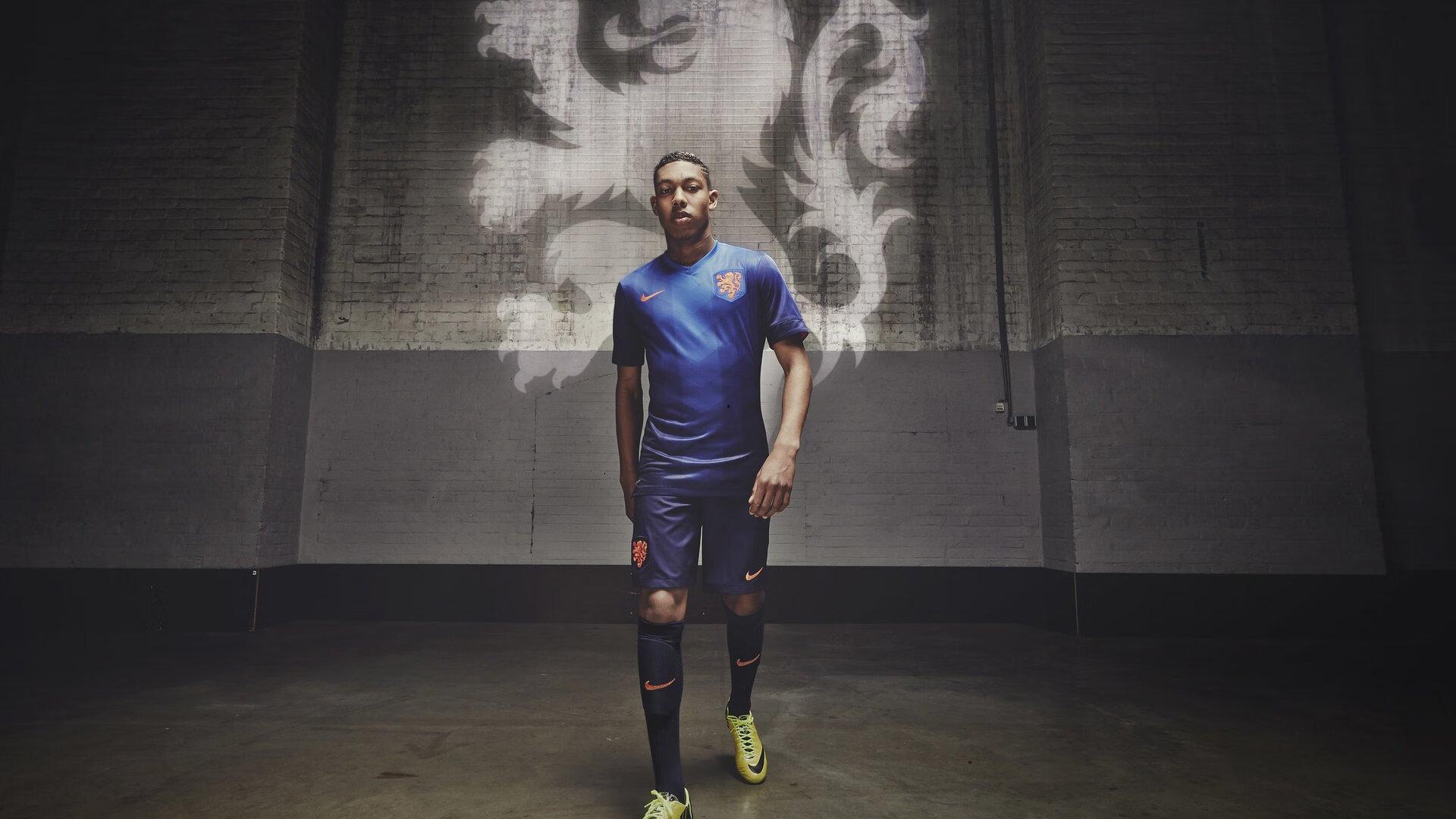 天才新星上演帽子戏法，助球队豪取三连胜|ayx